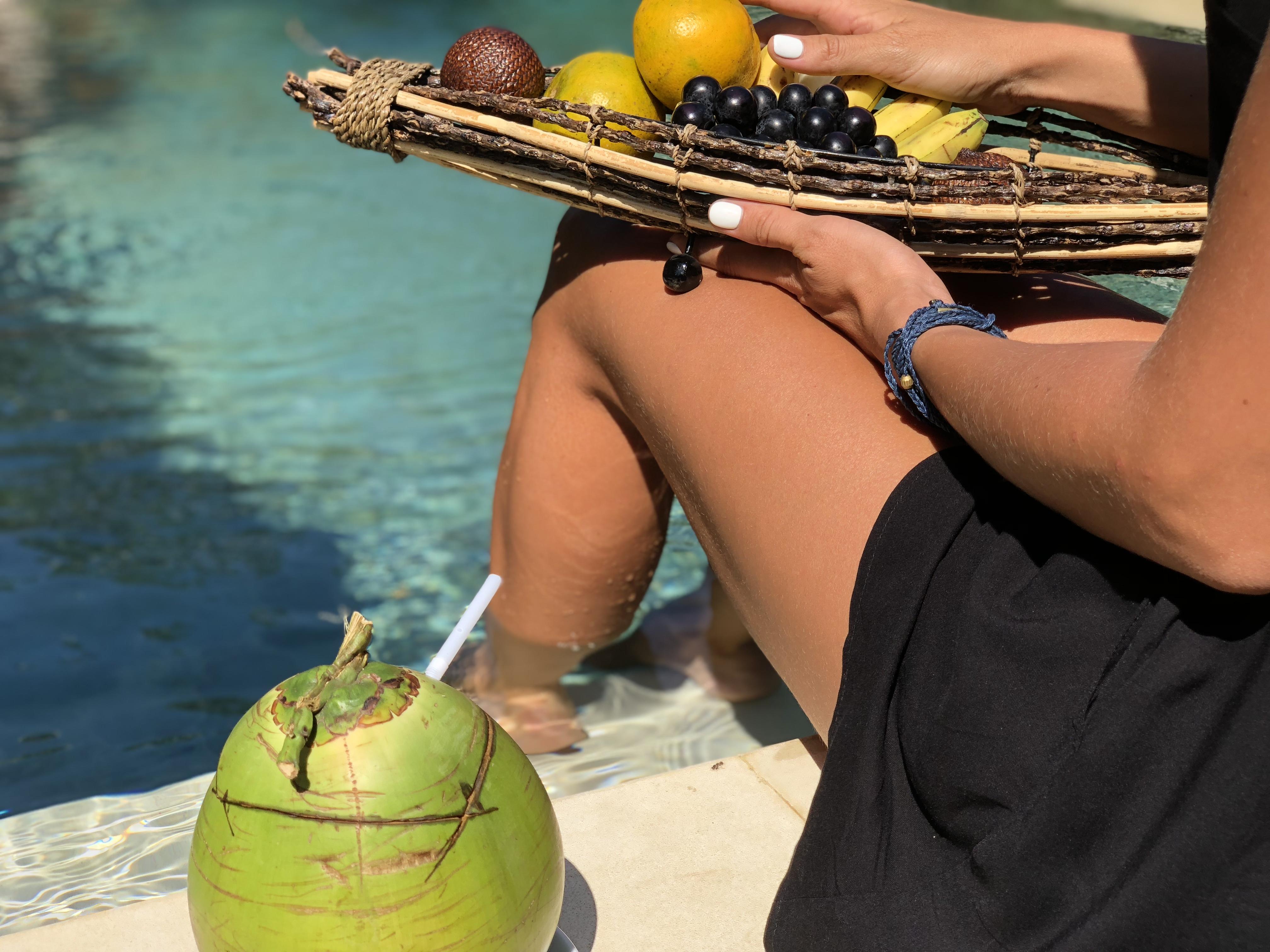 Ubud Nyuh Bali Resort & Spa Εξωτερικό φωτογραφία A coconut drink