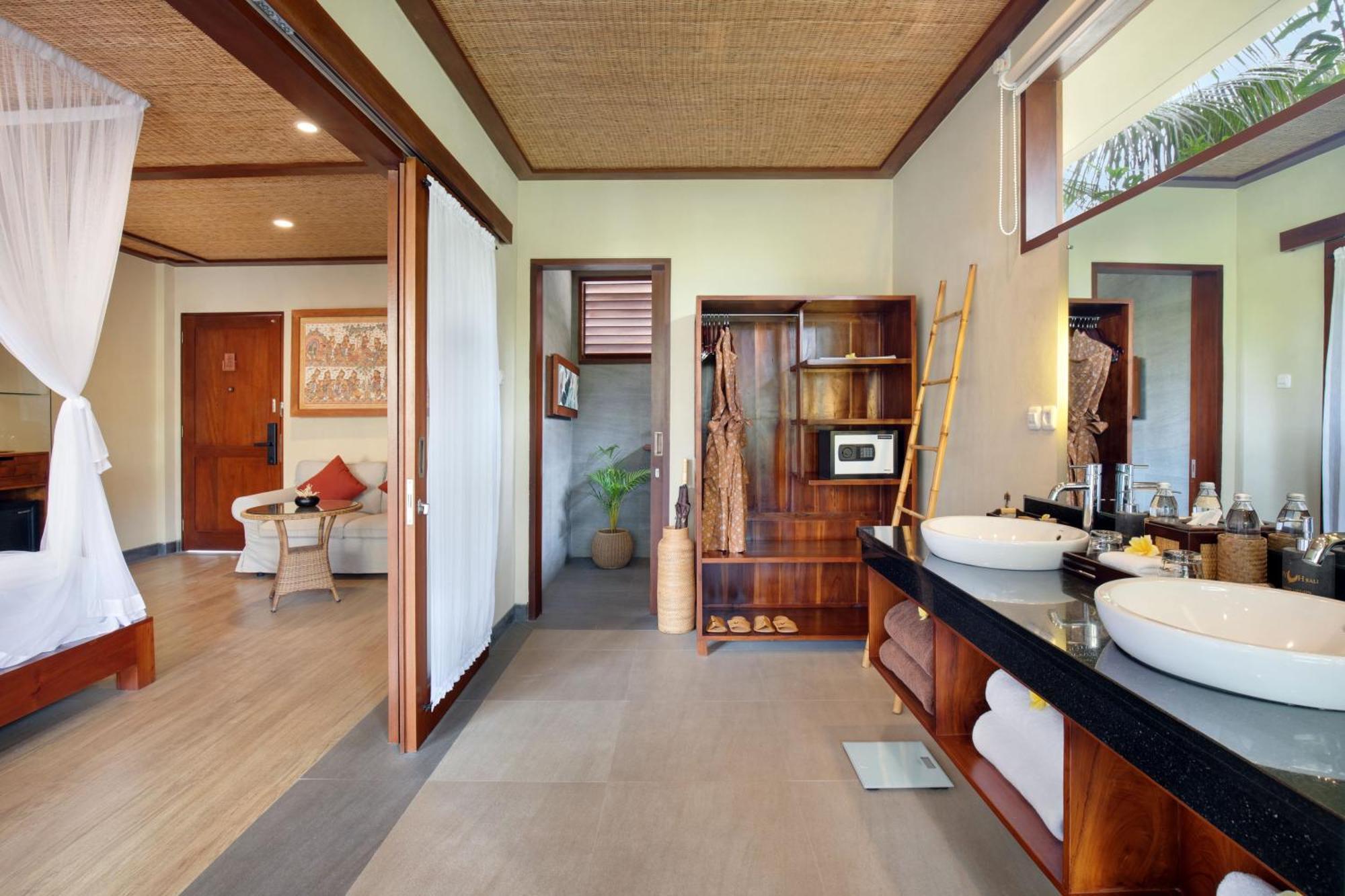 Ubud Nyuh Bali Resort & Spa Δωμάτιο φωτογραφία Bathroom of a Deluxe Beach Villa